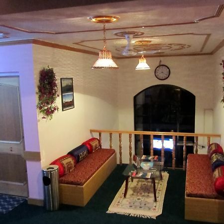 Royal Star Inn Srinagar  Bagian luar foto