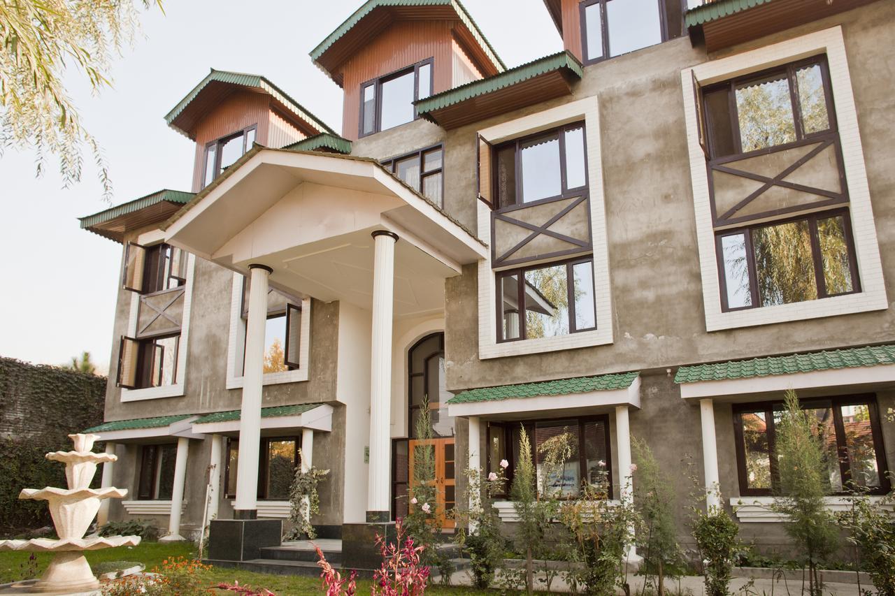 Royal Star Inn Srinagar  Bagian luar foto
